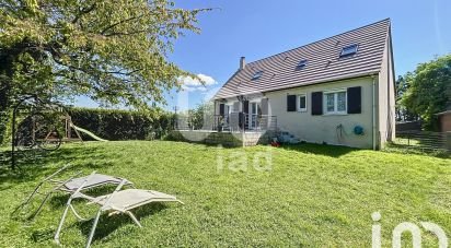 Traditional house 8 rooms of 120 m² in Plessis-Saint-Benoist (91410)
