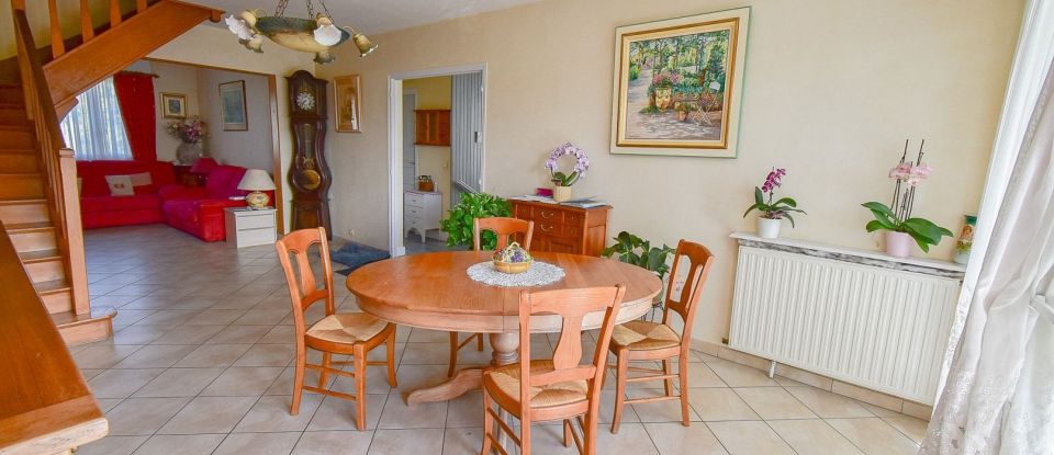 House 5 rooms of 136 m² in Montfermeil (93370)