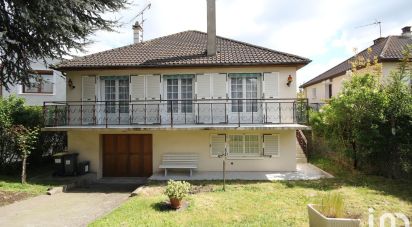 House 4 rooms of 86 m² in Saint-Cyr-l'École (78210)