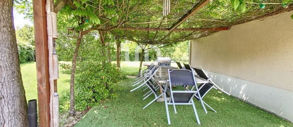 House 5 rooms of 196 m² in Quinsac (33360)