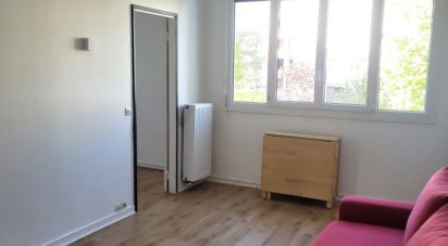 Apartment 3 rooms of 52 m² in Avon (77210)