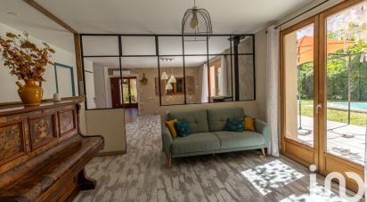 Maison traditionnelle 8 pièces de 226 m² à Caussade (82300)