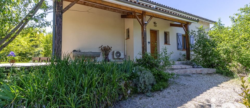 Traditional house 8 rooms of 226 m² in Caussade (82300)