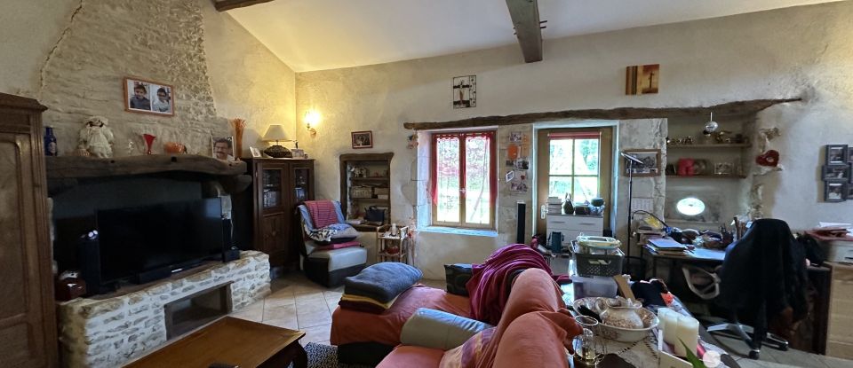 Traditional house 4 rooms of 99 m² in Romagne (86700)