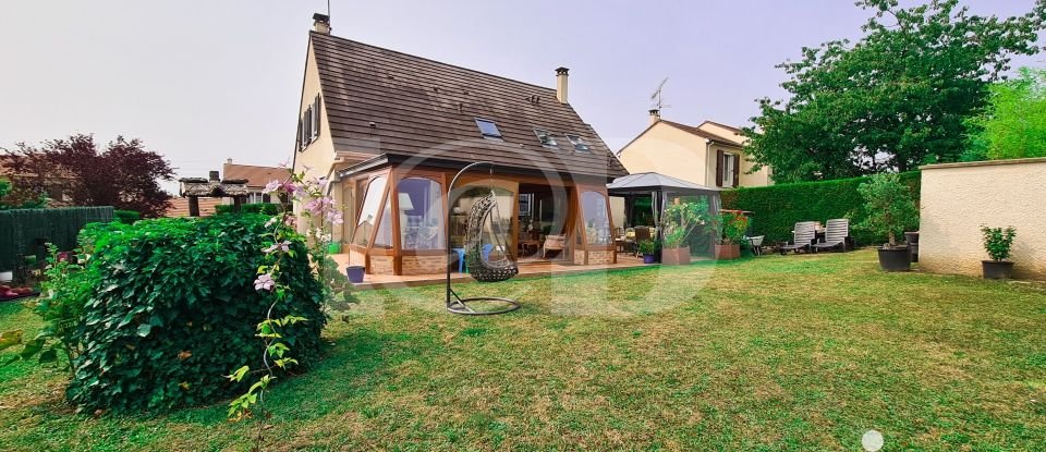 Maison traditionnelle 7 pièces de 145 m² à Bruyères-le-Châtel (91680)