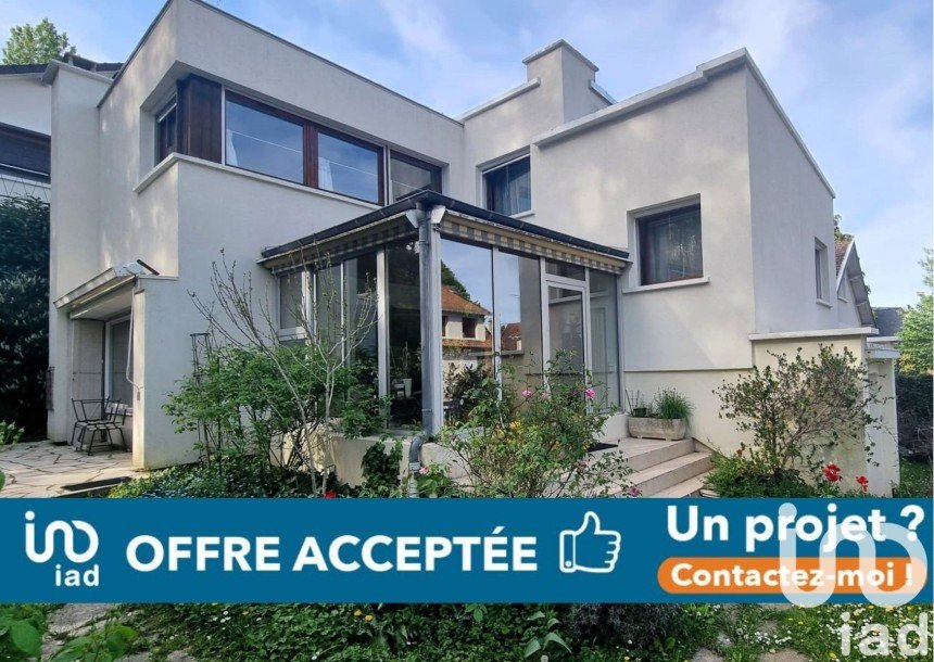 House 5 rooms of 117 m² in Marly-le-Roi (78160)