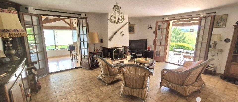 Country house 6 rooms of 105 m² in - (16190)
