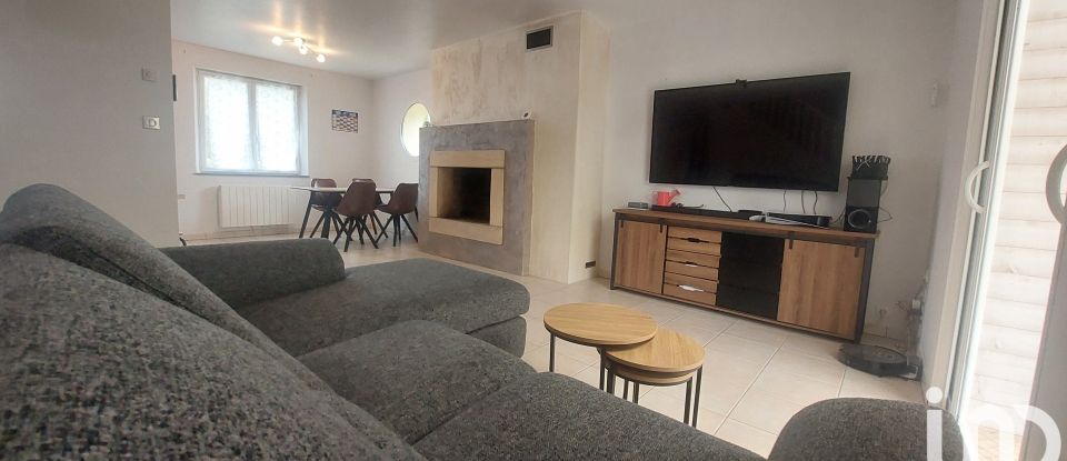 House 6 rooms of 130 m² in Sortosville-en-Beaumont (50270)