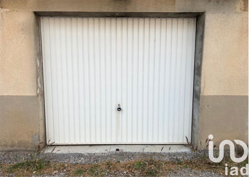 Parking/garage/box de 16 m² à Peyrolles-en-Provence (13860)
