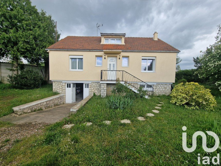 House 6 rooms of 140 m² in Montargis (45200)