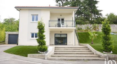 Maison 6 pièces de 155 m² à Saint-Clair-du-Rhône (38370)