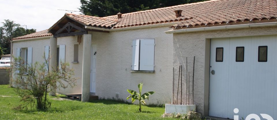 House 5 rooms of 100 m² in Charron (17230)