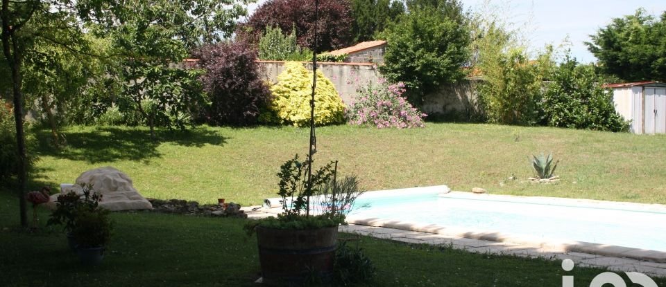 House 5 rooms of 100 m² in Charron (17230)