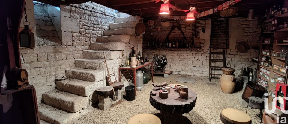 Maison traditionnelle 8 pièces de 150 m² à Niort (79000)