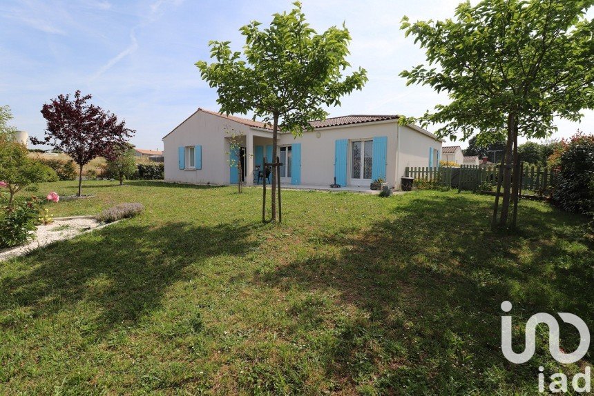House 4 rooms of 95 m² in Montguyon (17270)