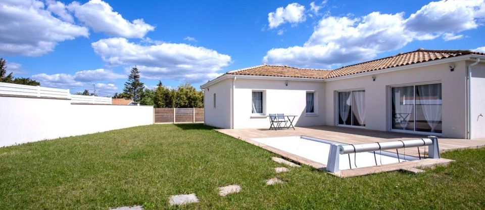 House 6 rooms of 140 m² in Léognan (33850)