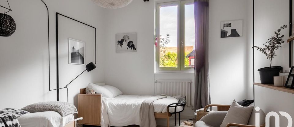 House 5 rooms of 100 m² in Armentières-en-Brie (77440)