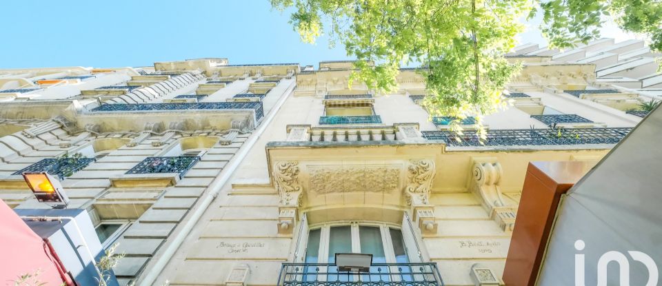 Appartement 4 pièces de 71 m² à Paris (75015)