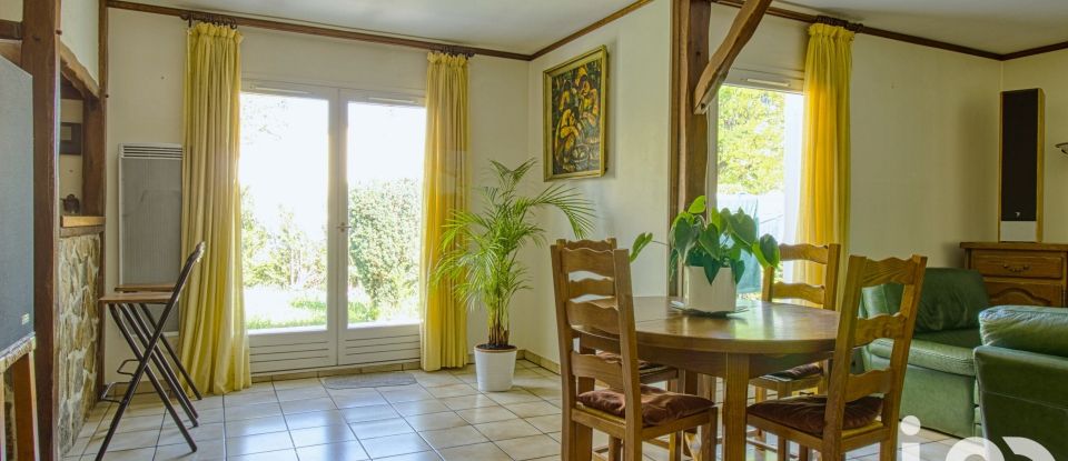 Traditional house 5 rooms of 109 m² in Persan (95340)