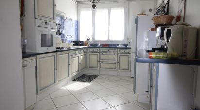 Town house 4 rooms of 110 m² in Rochefort (17300)