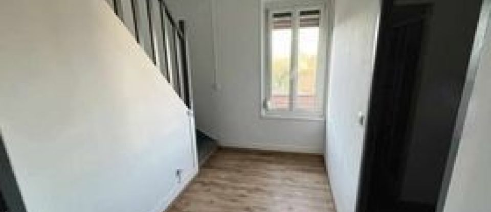 House 4 rooms of 72 m² in Chauny (02300)