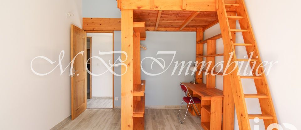 Maison 5 pièces de 155 m² à Grambois (84240)
