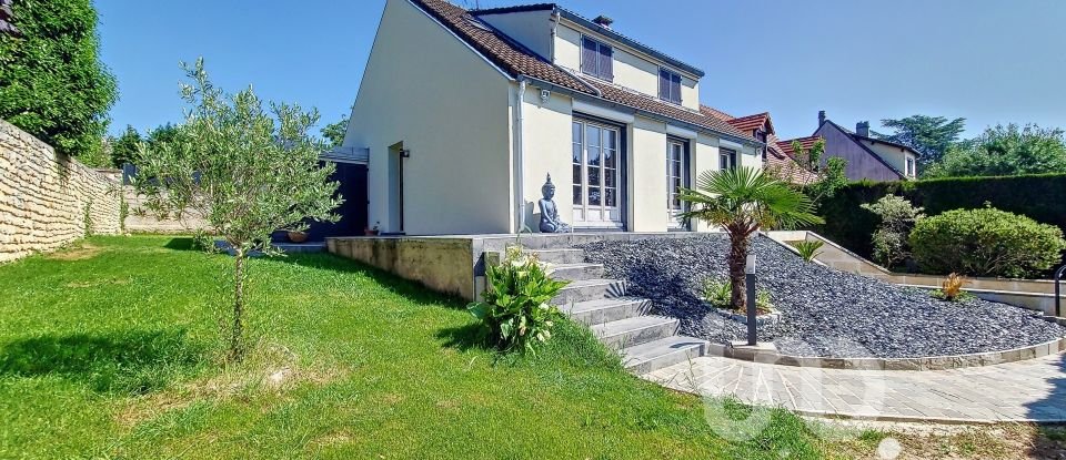 Traditional house 7 rooms of 140 m² in Mézy-sur-Seine (78250)