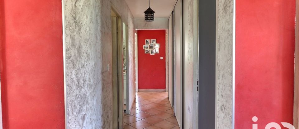 Traditional house 7 rooms of 156 m² in Marseille (13011)