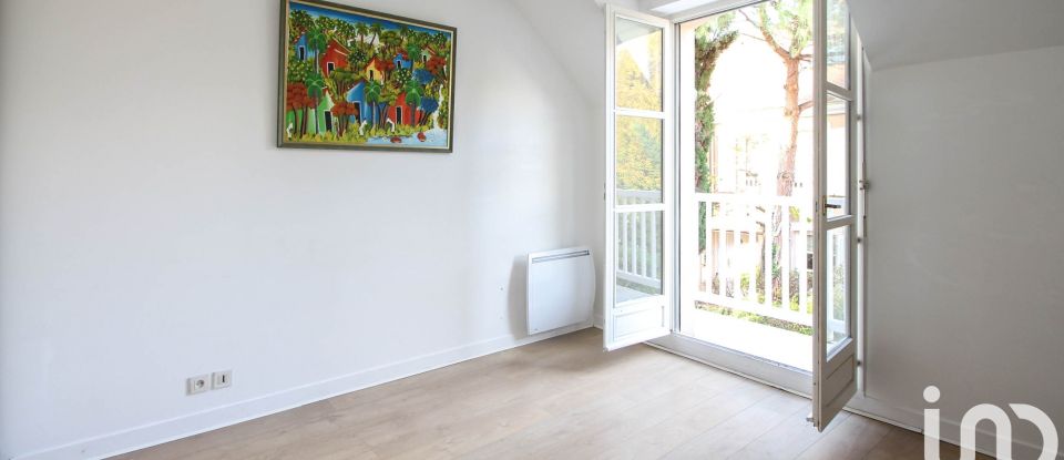 House 6 rooms of 145 m² in Rueil-Malmaison (92500)