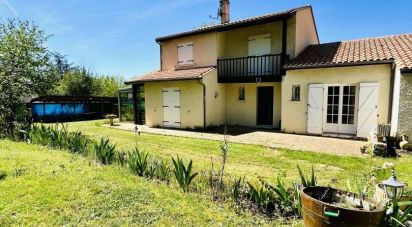 House 6 rooms of 148 m² in Vars (16330)