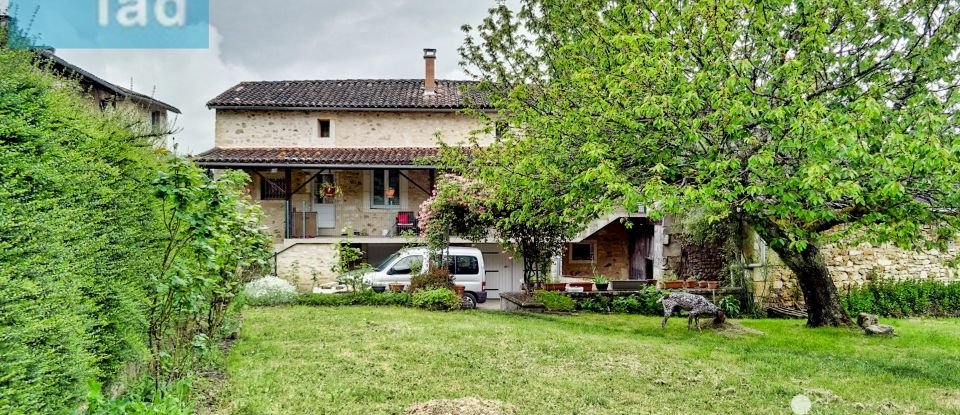 Village house 5 rooms of 145 m² in Lussas-et-Nontronneau (24300)