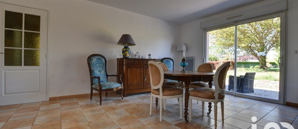 House 5 rooms of 120 m² in Saint-Priest-Taurion (87480)