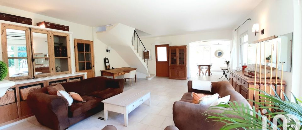 Maison traditionnelle 5 pièces de 167 m² à L'Isle-sur-la-Sorgue (84800)