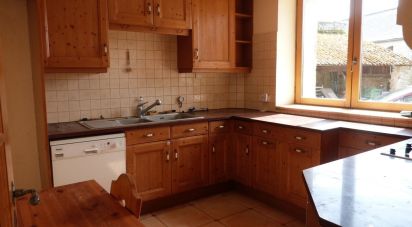 House 4 rooms of 140 m² in Chalou-Moulineux (91740)