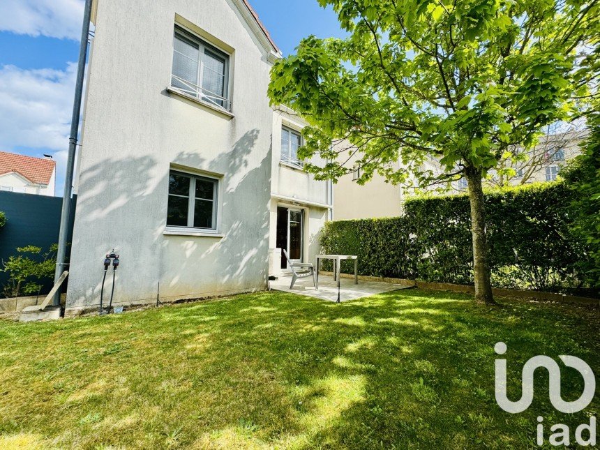 Maison 4 pièces de 89 m² à Saint-Jean-de-la-Ruelle (45140)