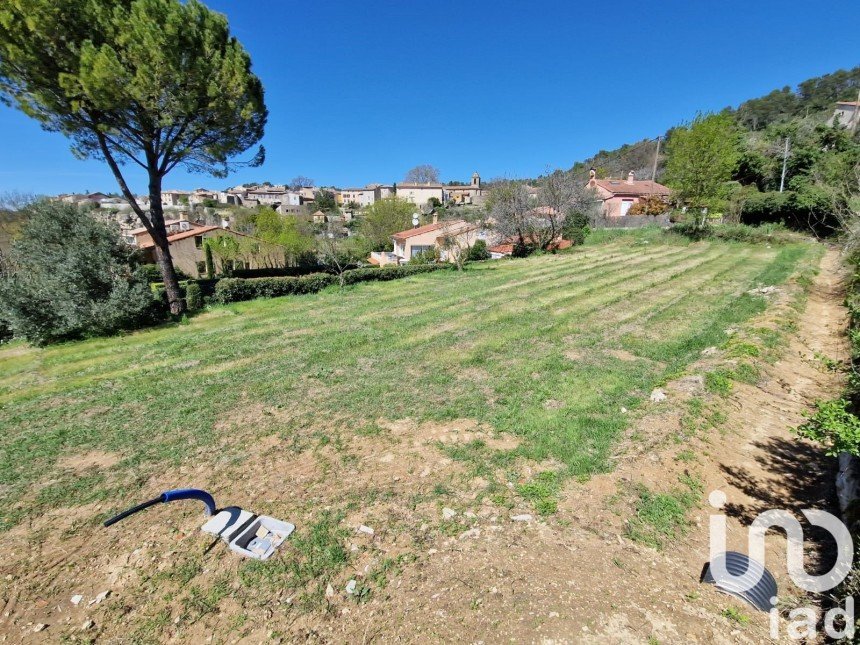Land of 1,010 m² in Varages (83670)