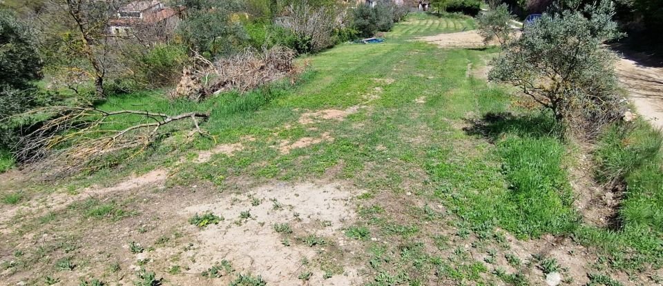 Land of 1,010 m² in Varages (83670)