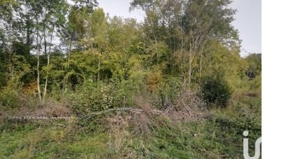 Land of 2,500 m² in Le Val d'Hazey (27600)