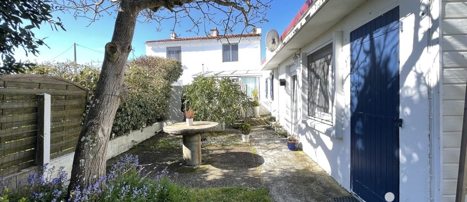 Maison traditionnelle 9 pièces de 198 m² à Saint-Gilles-Croix-de-Vie (85800)
