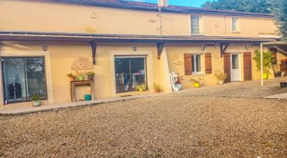 House 4 rooms of 140 m² in Saint-Pierre-d'Eyraud (24130)