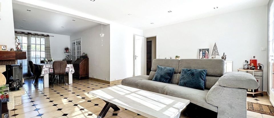 House 6 rooms of 140 m² in Pontault-Combault (77340)