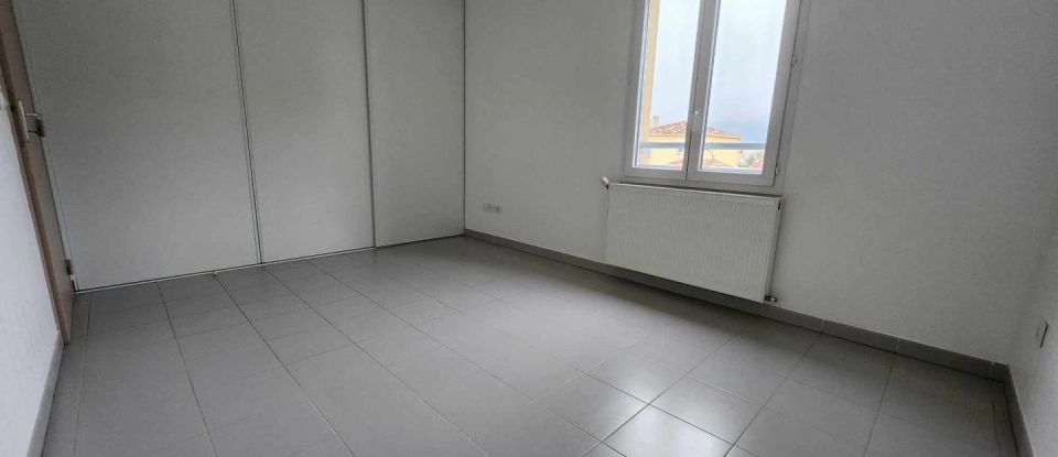 House 3 rooms of 68 m² in Le Luc (83340)