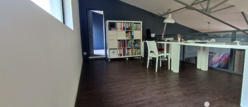 House 4 rooms of 239 m² in Léognan (33850)