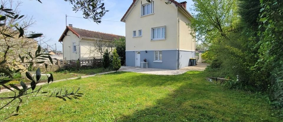 House 6 rooms of 110 m² in Villemomble (93250)