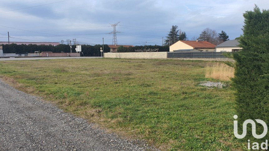 Land of 2,361 m² in Beaumont-Monteux (26600)