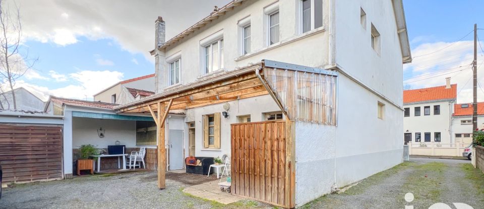 Traditional house 4 rooms of 97 m² in Nantes (44300)
