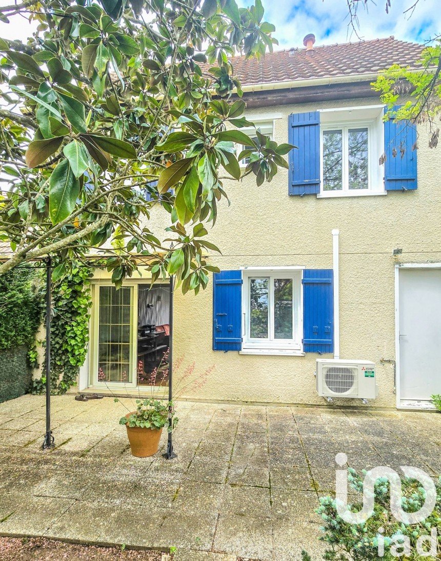 House 5 rooms of 90 m² in Orléans (45100)