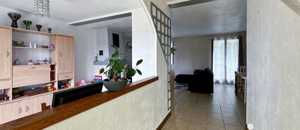 House 5 rooms of 103 m² in Saintry-sur-Seine (91250)