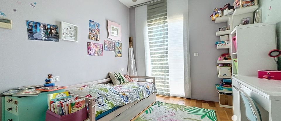 Maison traditionnelle 4 pièces de 87 m² à Nice (06100)