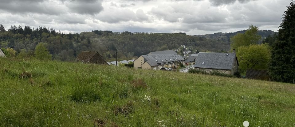 Land of 2,383 m² in Corrèze (19800)